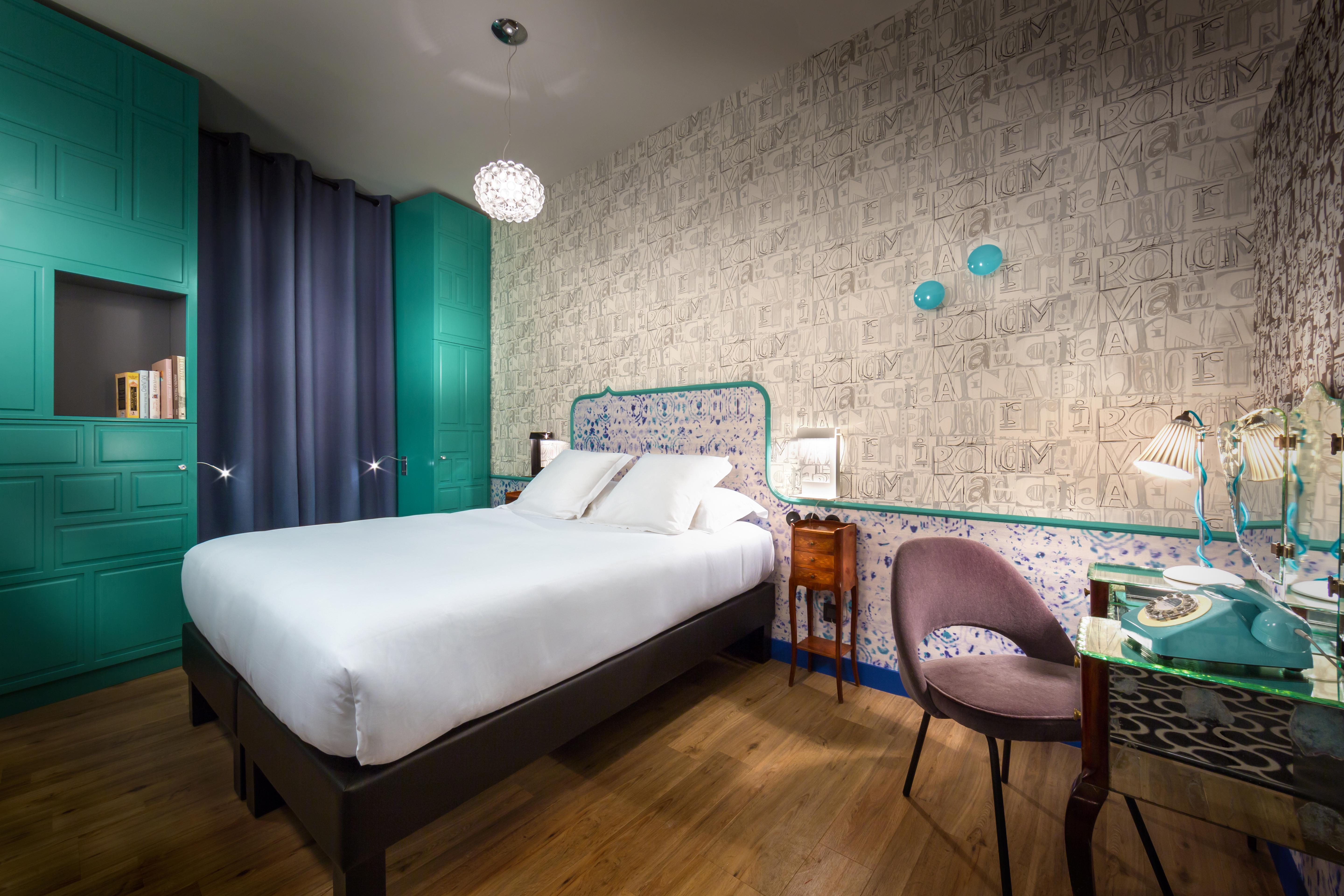 Crayon Rouge - Louvre Palais Royal 4*