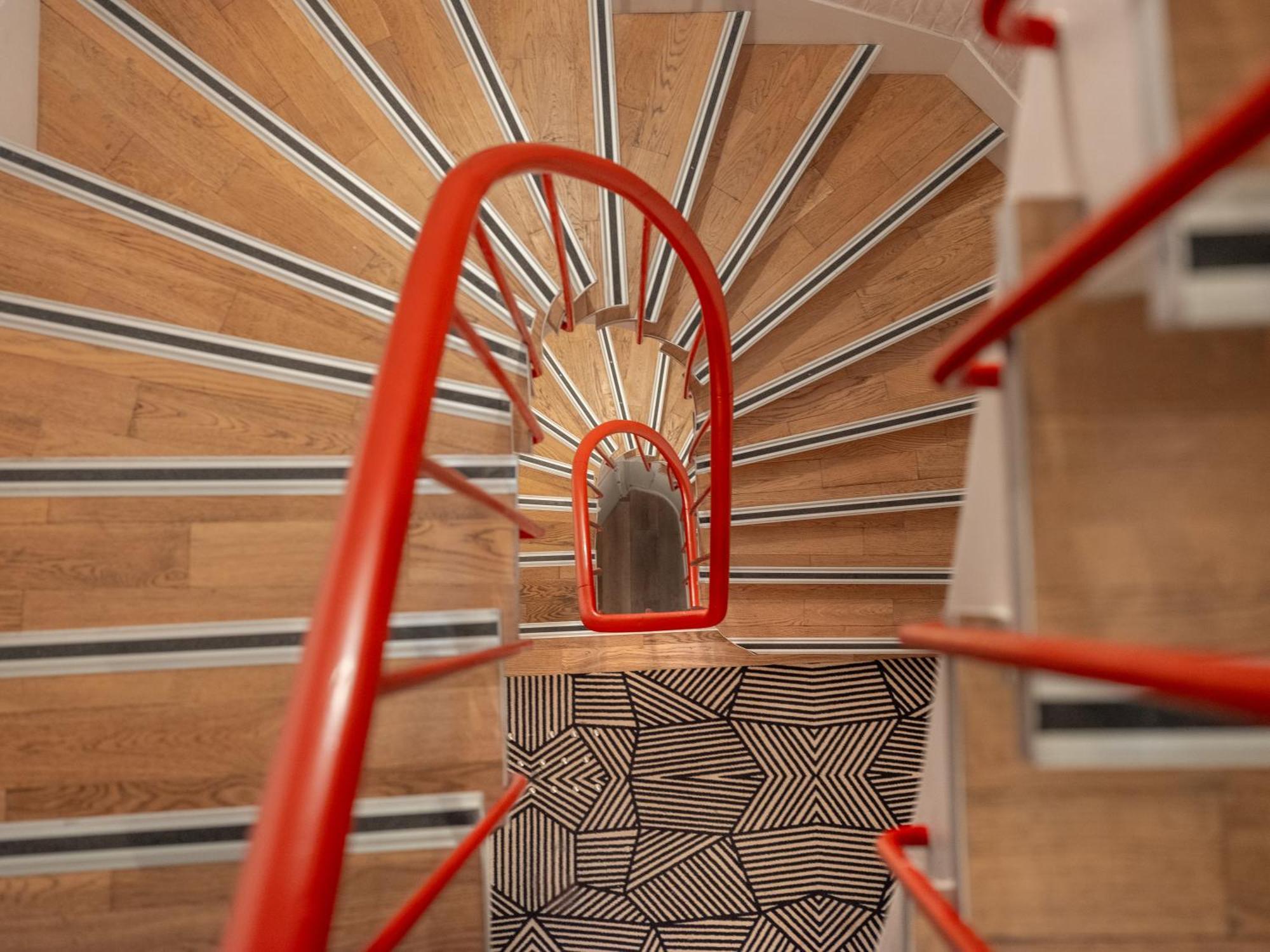 Crayon Rouge - Louvre Palais Royal Paris