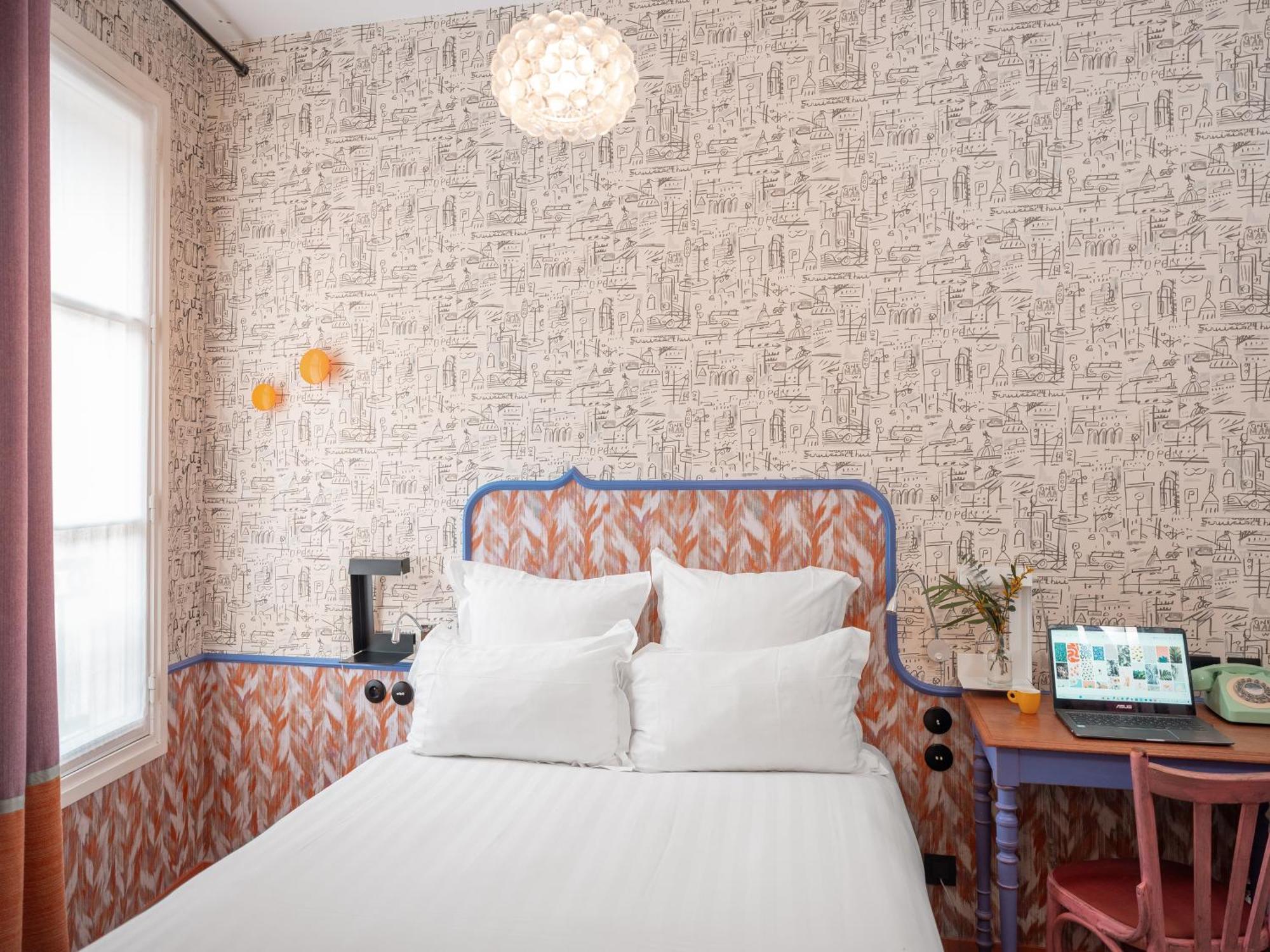 Crayon Rouge - Louvre Palais Royal Paris