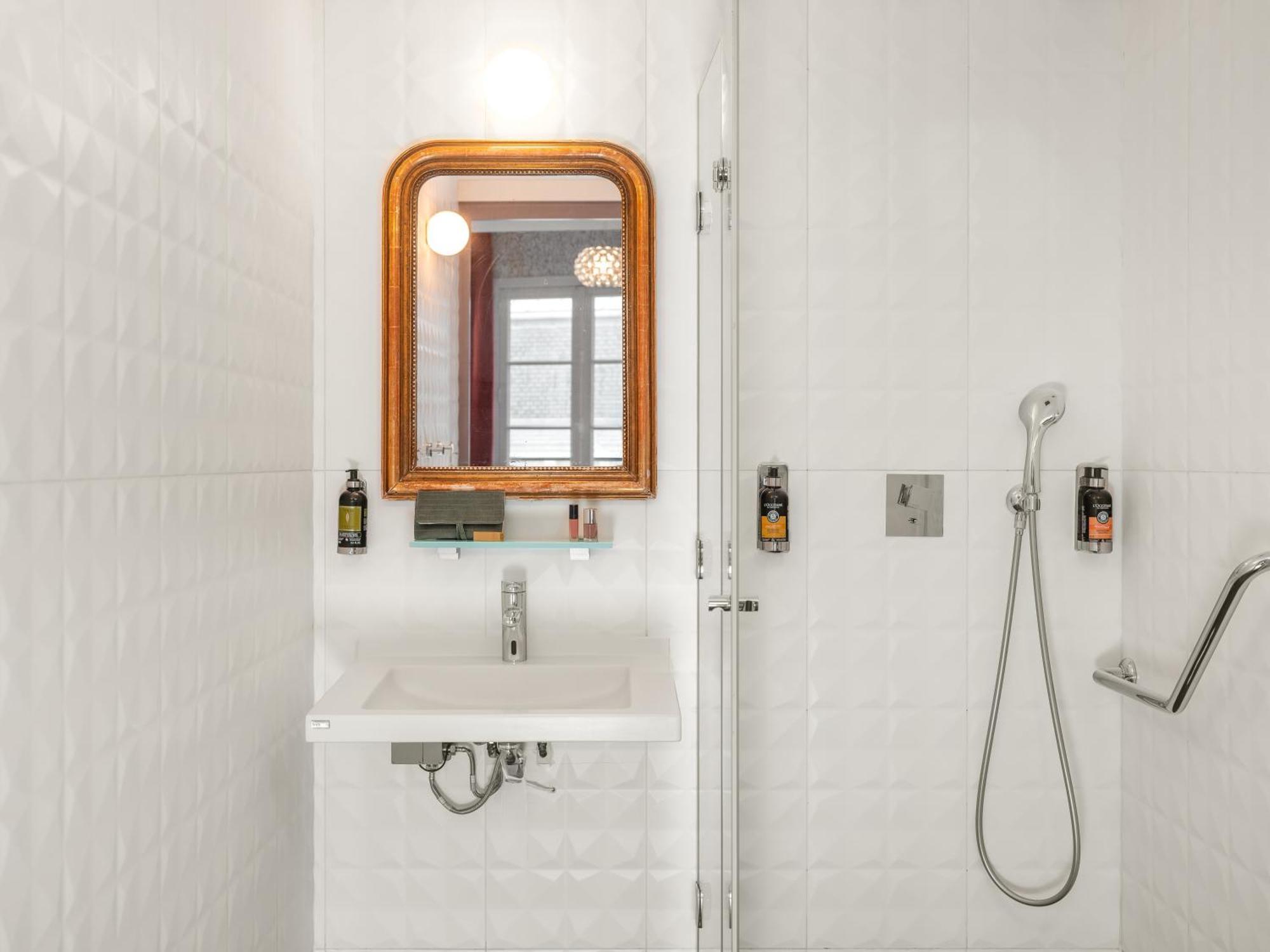 Hotel Crayon Rouge - Louvre Palais Royal 4*