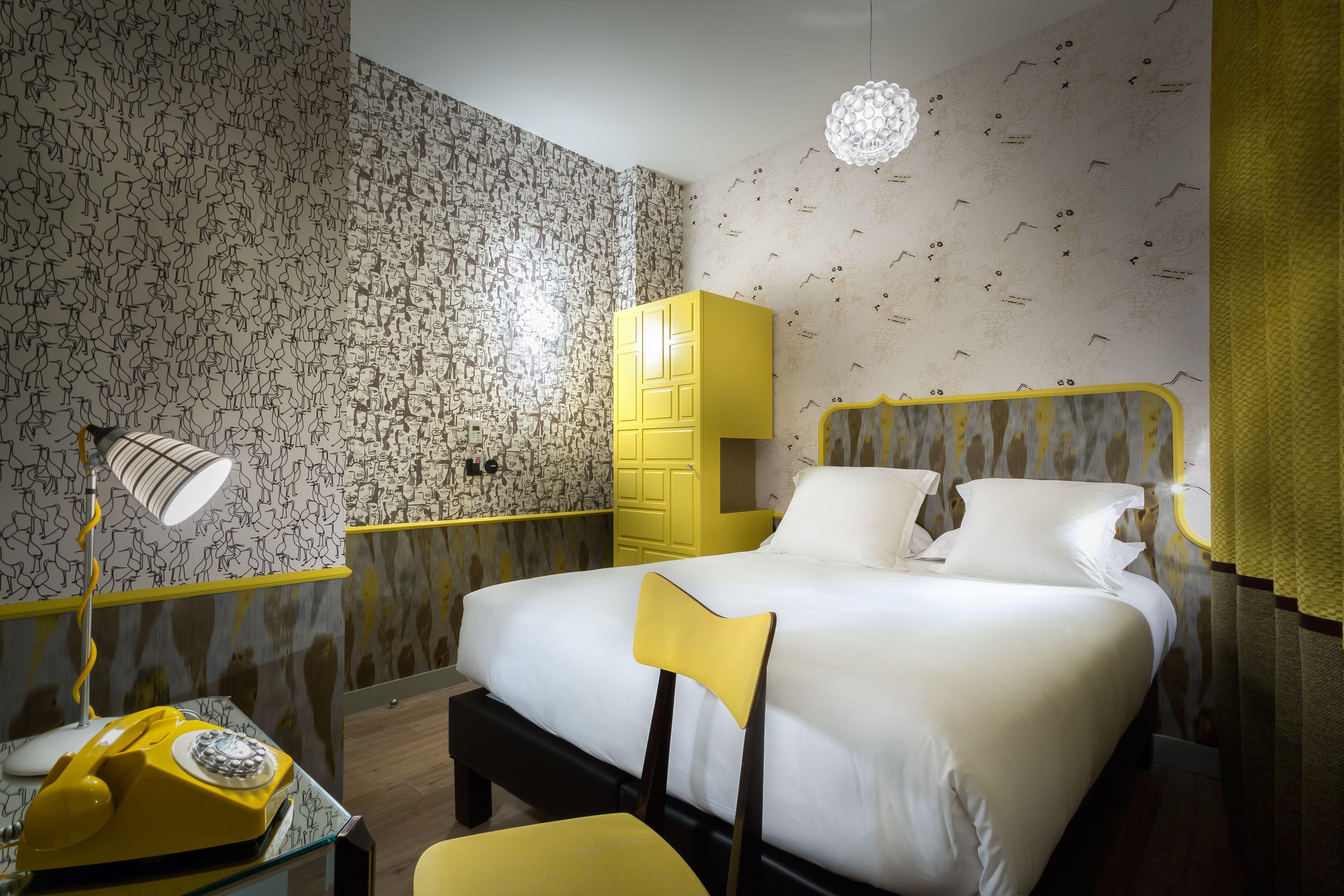 Crayon Rouge - Louvre Palais Royal Paris