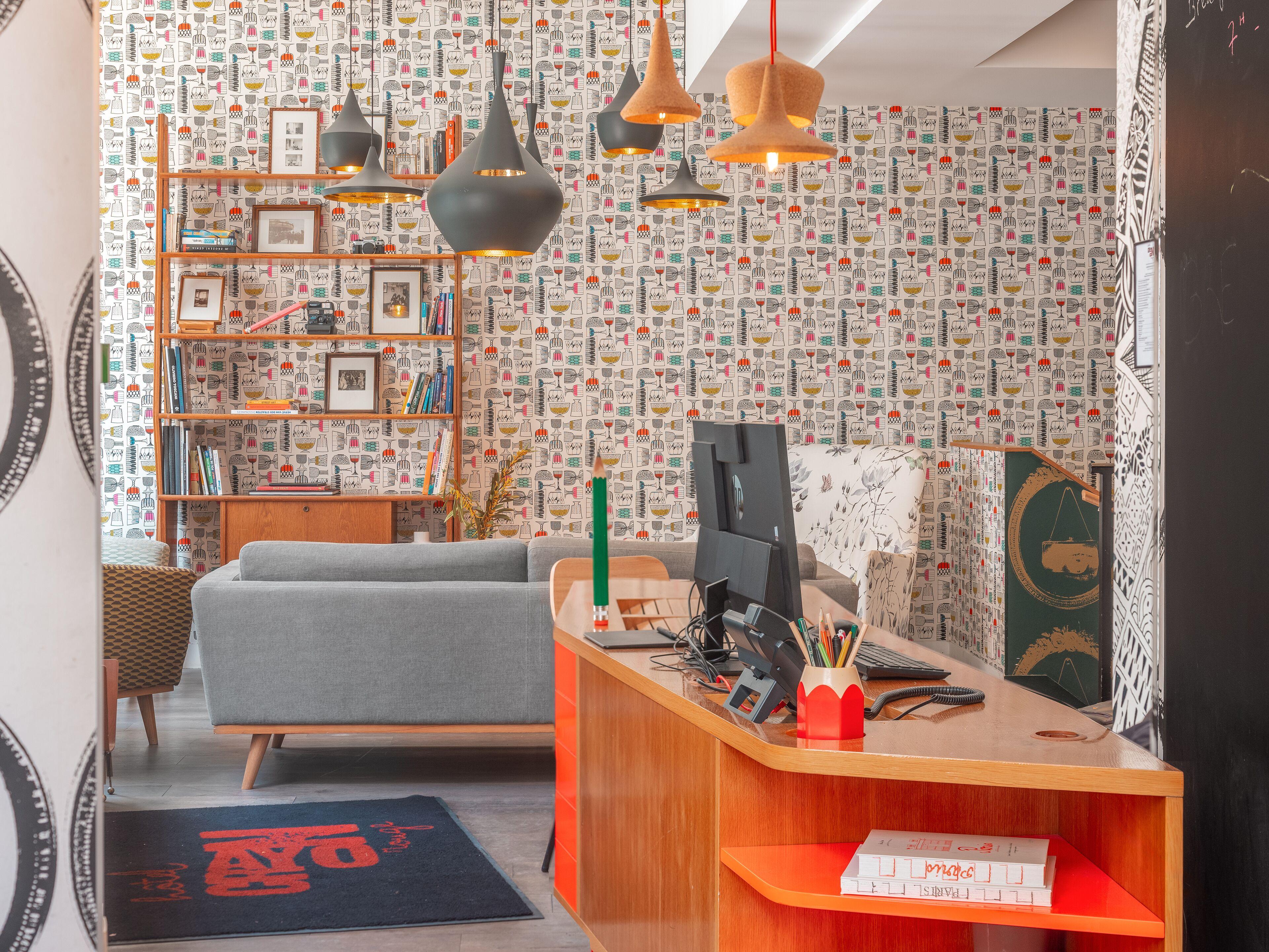 Crayon Rouge - Louvre Palais Royal 4*