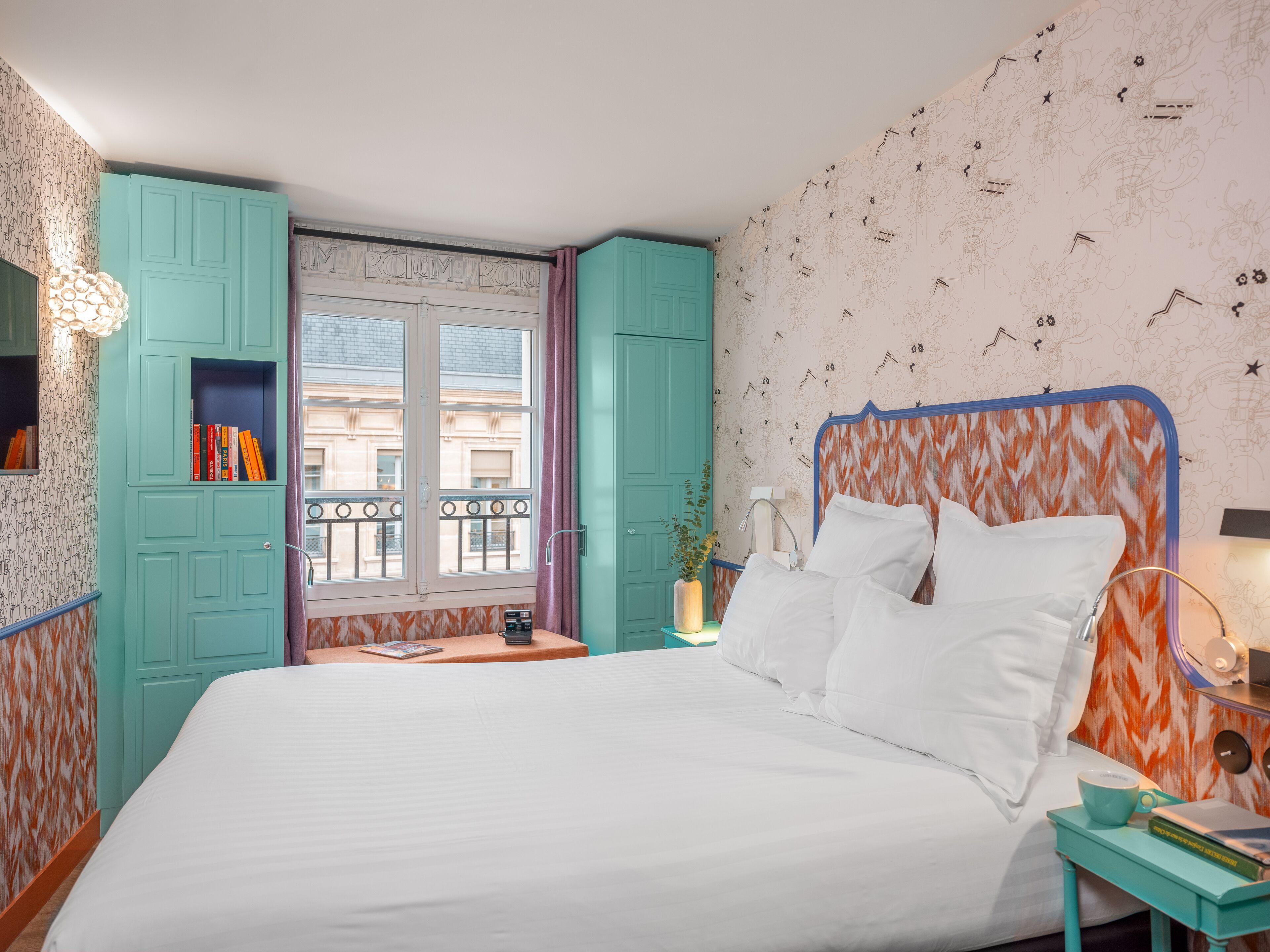 Crayon Rouge - Louvre Palais Royal Hotel